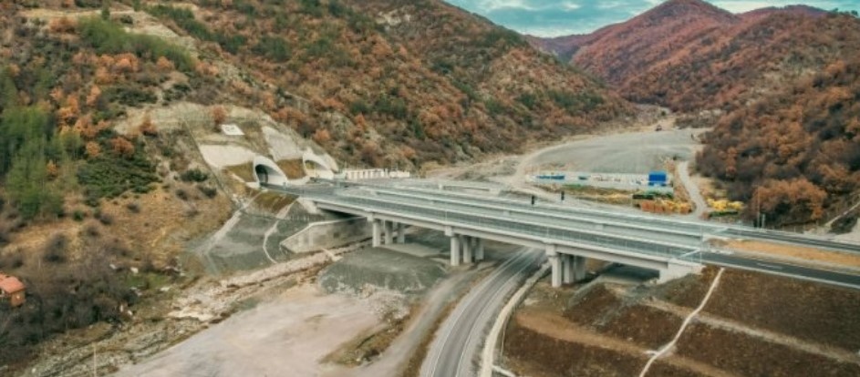 Движението през тунел Железница“ на АМ Струма“ ще бъде пуснато
