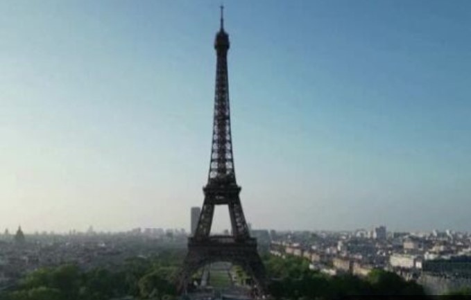 Айфеловата кула ще бъде затворена за посетители в понеделник тъй