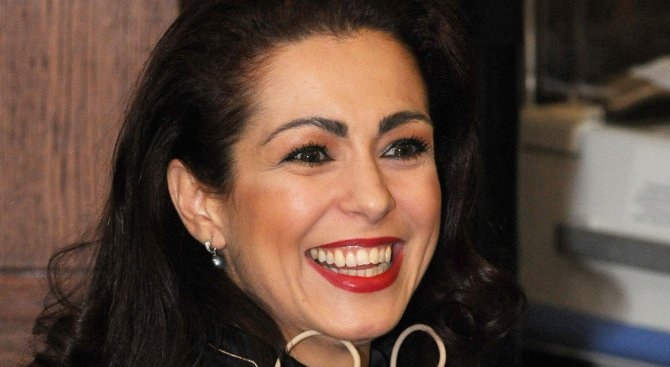 Фаталната Елена Петрова върти тайна любов с колегата си Любомир