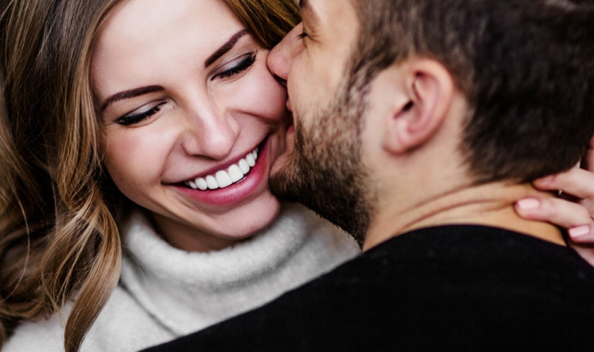 Психолозите казват че някои жени се влюбват силно и бързо