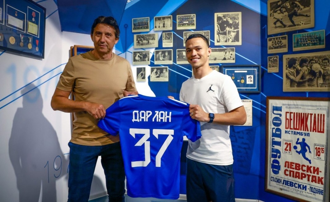 Левски продаде полузащитника Дарлан Мендеш Перейра в китайския клуб Ухан