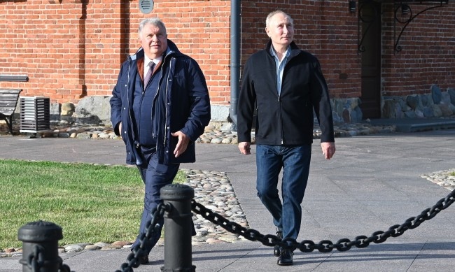 Синът на шефа на Роснефт Игор Сечин – Иван е