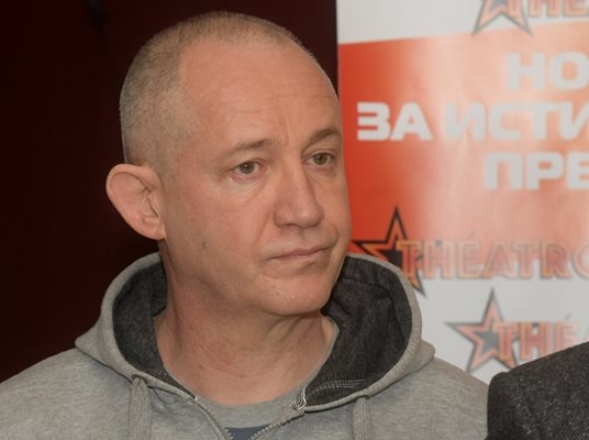 Задържаха актьора Христо Шопов съобщи  NOVA Причината заплашил жена с