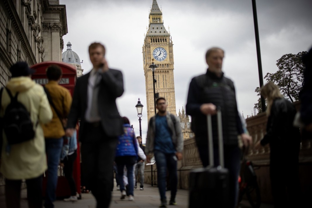 Британски фирми се състезават да наемат работници от чужбина след