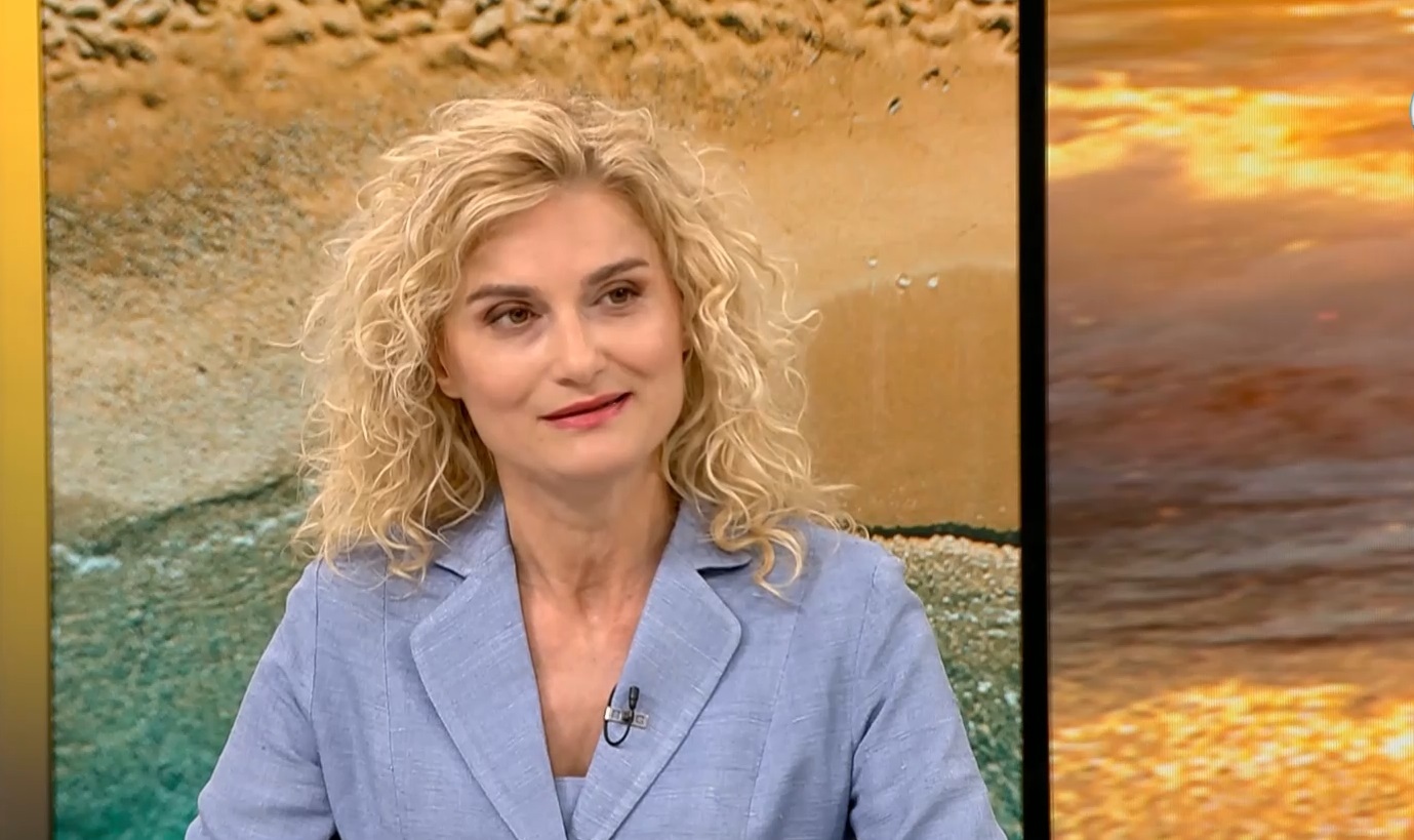 Пълната незаинтересованост на министъра на туризма Зарица Динкова към този