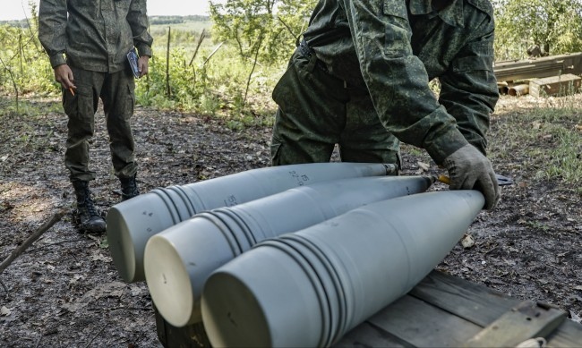 Северна Корея е изпратила на Русия около 6700 контейнера с