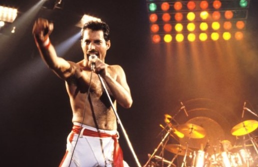 Бившият лондонски дом на рок легендата Фреди Меркюри е на