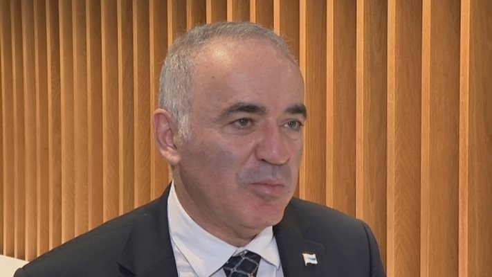 Русия добави активиста Гари Каспаров към списъка с терористи и