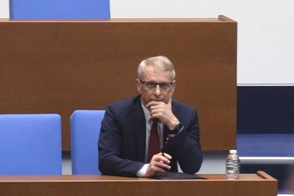 Премиерът в оставка Николай Денков поздрави Швеция за присъединяването ѝ