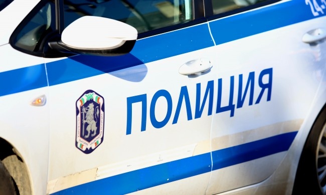 Психичноболен мъж е наръгал двама мъже в градския парк на