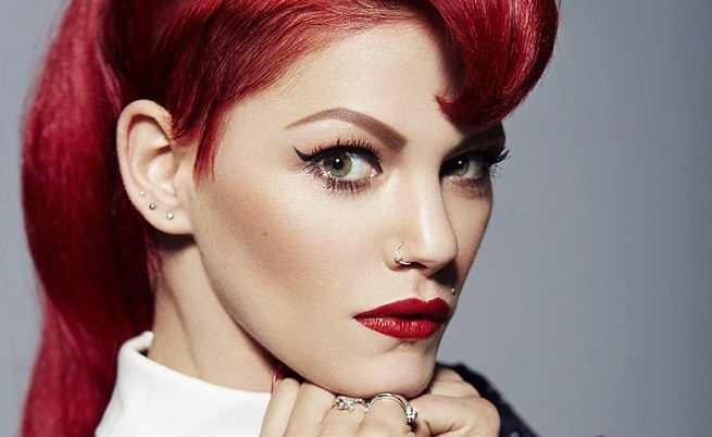 Ден след като излезе от ареста певицата Жана Бергендорф застана