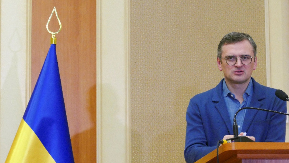 Външният министър на Украйна Дмитрий Кулеба отхвърли призива на папа