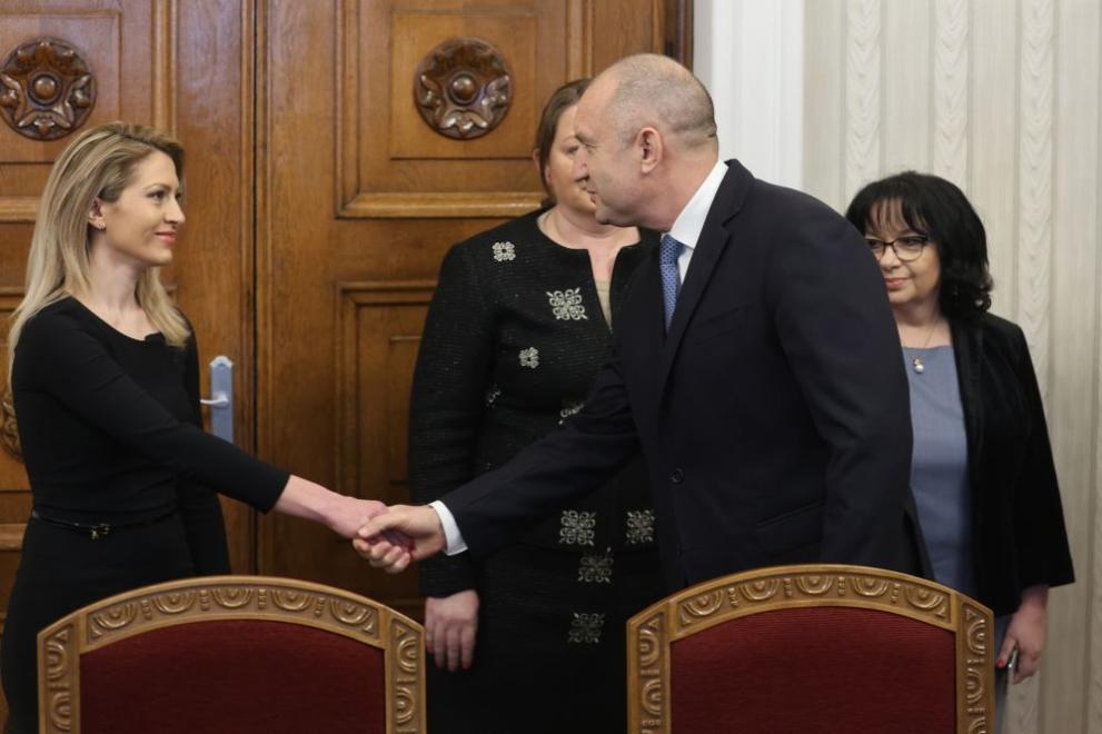 Президентът Румен Радев започна консултациите с представители на парламентарните групи