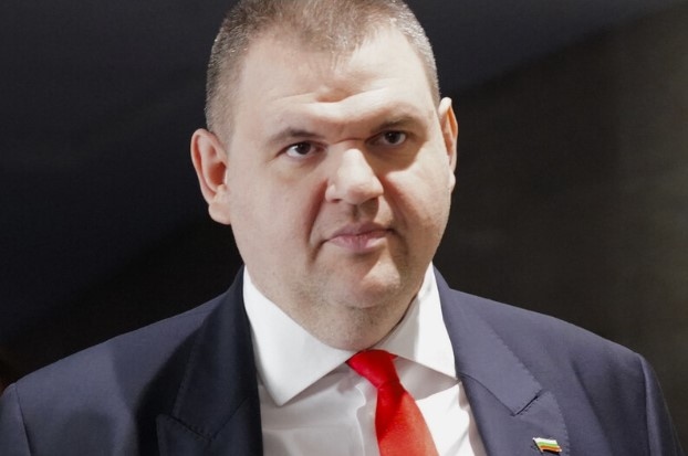 Председателят на ДПС Делян Пеевски честити Рамазан на всички мюсюлмани