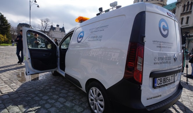 Първият автомобил за паркинг контрол в София беше представен днее