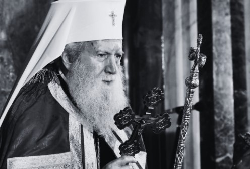Тленните останки на патриарх Неофит днес ще бъдат положени за