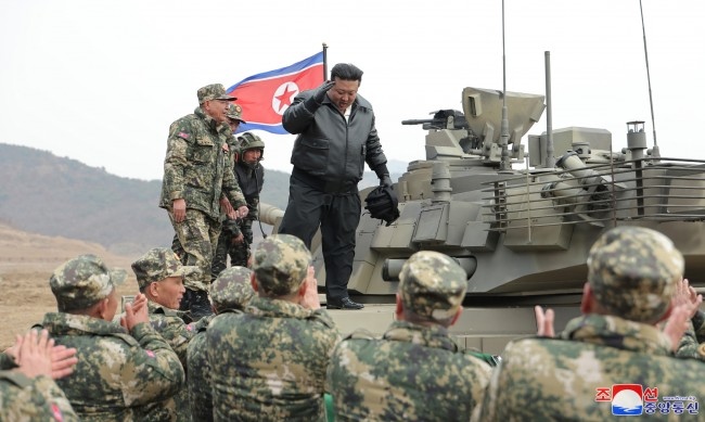 Севернокорейският ръководител Ким Чен Ун пристигна на публично събитие с