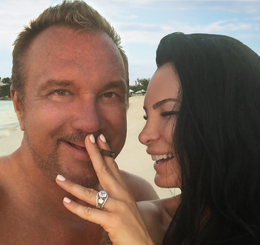 Цеци Красимирова тихомълком се е развела с американския мултимилионер Майкъл