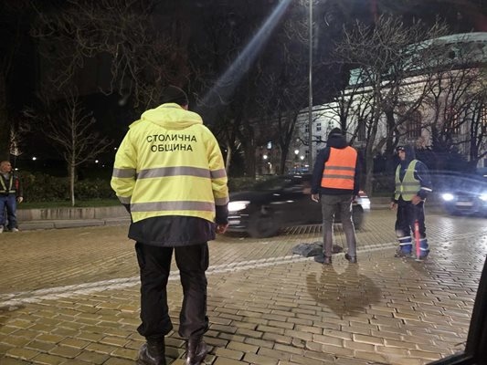 Четири месеца след пренареждането на жълтите павета в понеделник започна