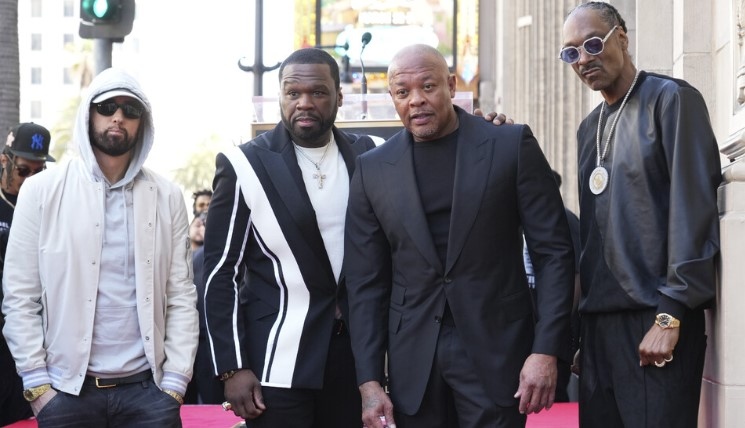 Легендата на хип хопа Доктор Дре получи звезда на Алеята на