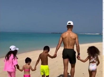 Футболната легенда Кристиано Роналдо сподели видео от семейна почивка в