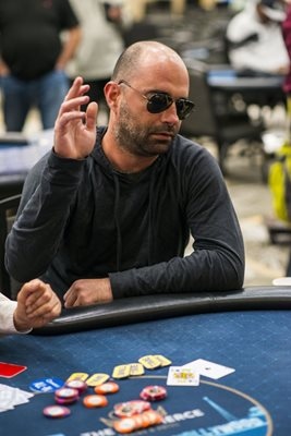 Тед Живков се премести в разкошна къща в Калифорния с