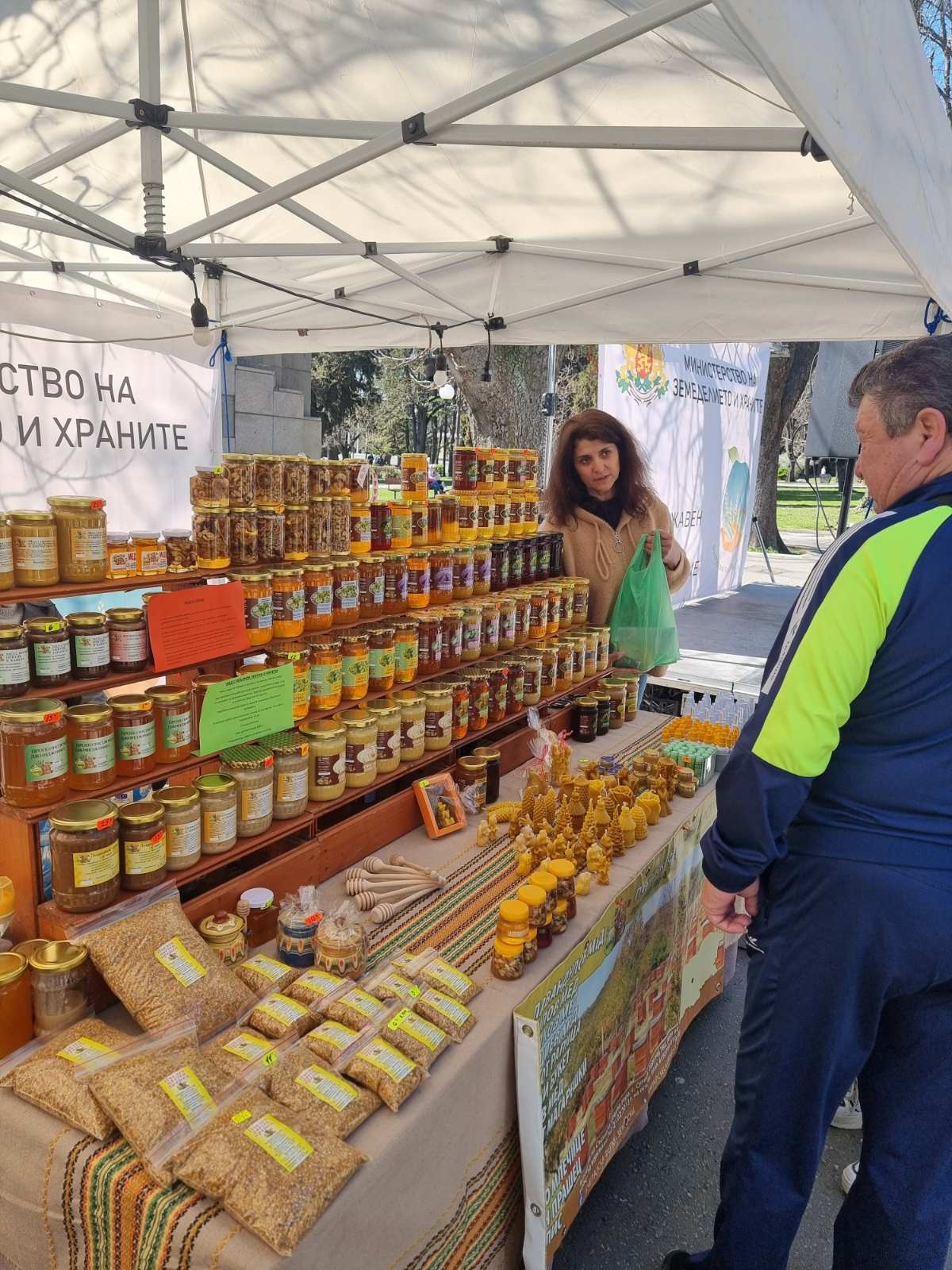 Български фермерски съюз откри изложение на местни млечни и фермерски