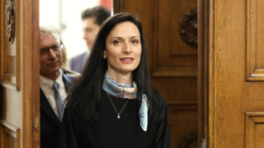 Мария Габриел се отказва от кандидатурата си на министър-председател