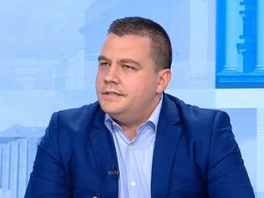 Няма как да пророкуваме Като гледам Кирил Петков имам чувството