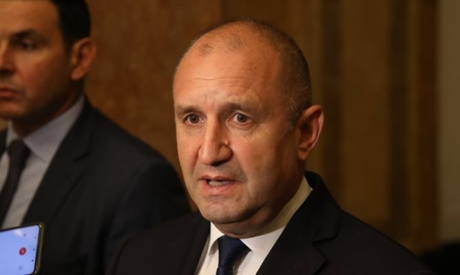 Държавният глава Румен Радев проведе днес телефонен разговор с президента
