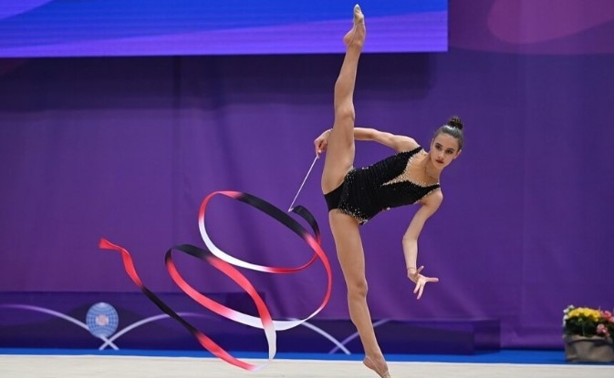 Националният ни отбор по художествена гимнастика се представи впечатляващо като