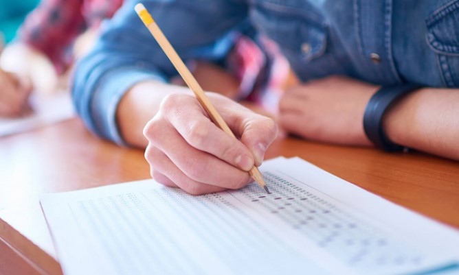 Министерството на образованието предлага повторното явяване на матурата да се заплаща Това е