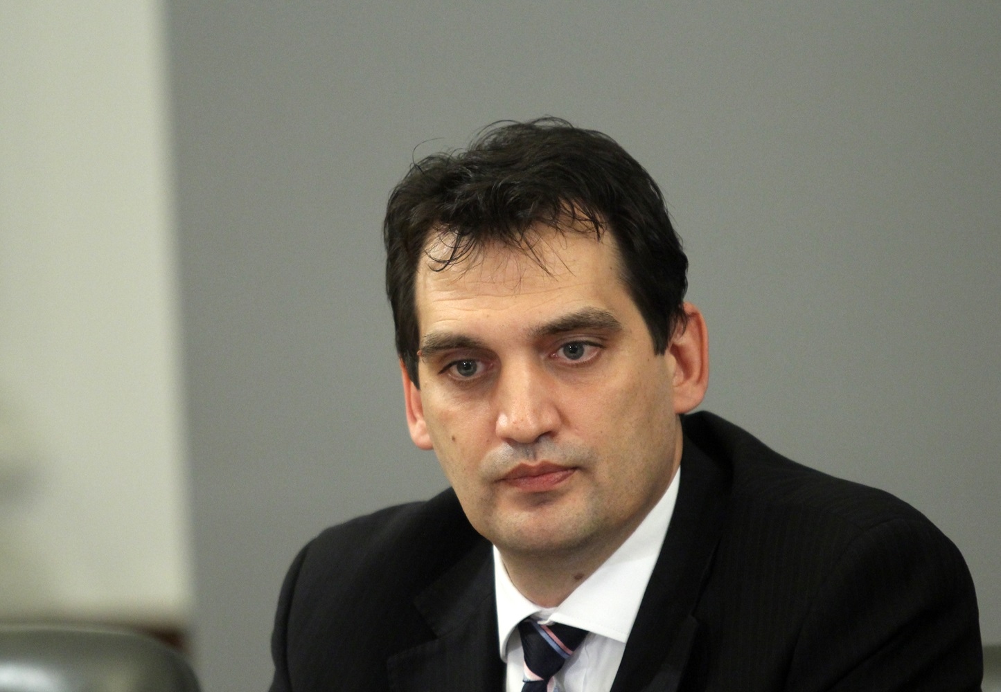 В заведението като охранител работи подсъдимият колач на Дебора –