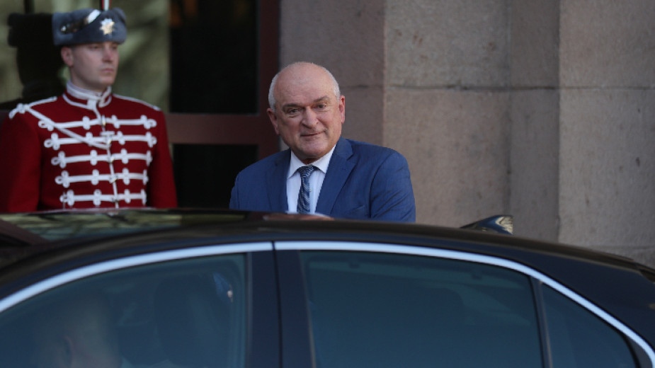 Президентът Румен Радев връчи на председателя на Сметната палата Димитър