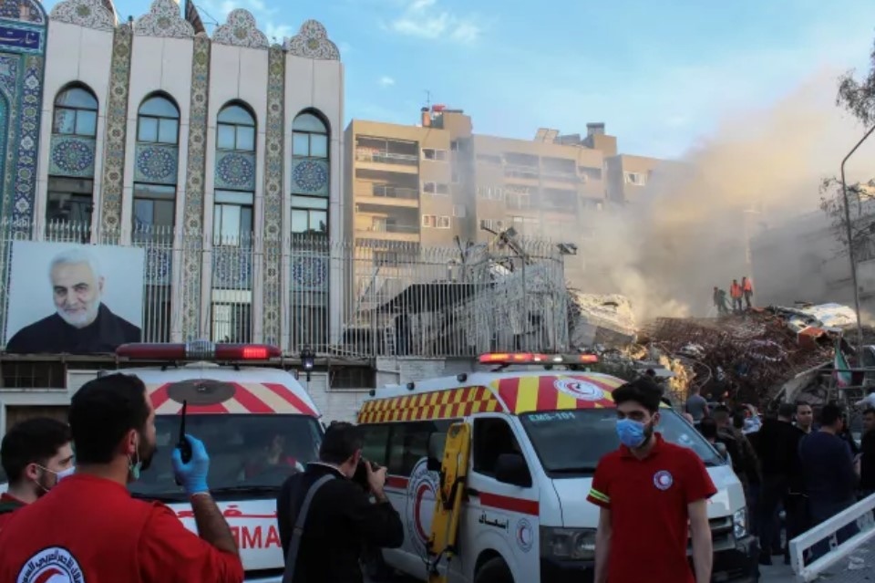 Израелски бойни самолети бомбардираха консулството на Иран в Сирия предаде