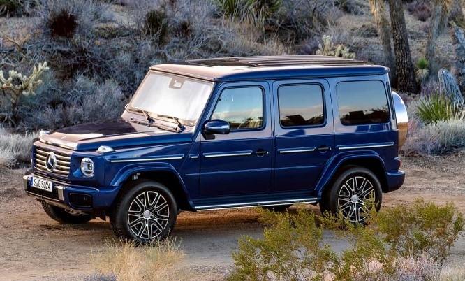 Само преди няколко дни Mercedes показа новата G Klasse а ето