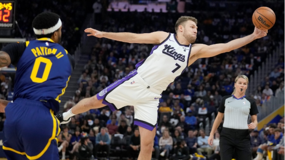 Тимът на Сакраменто с Александър Везенков спечели със 109 95 точки