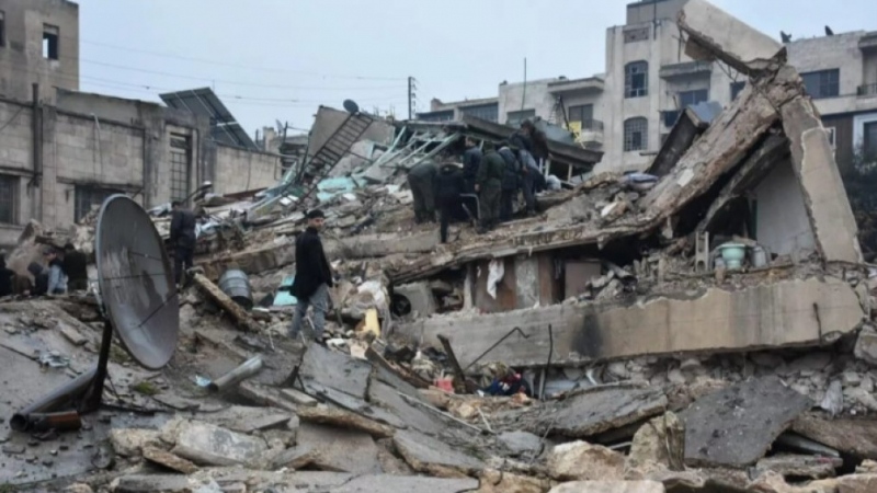 Най малко 7 души загинаха над 700 бяха ранени след мощно