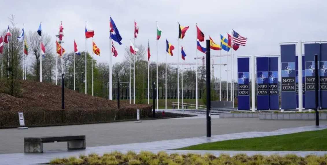 Външните министри от НАТО обсъждат днес и утре в Брюксел