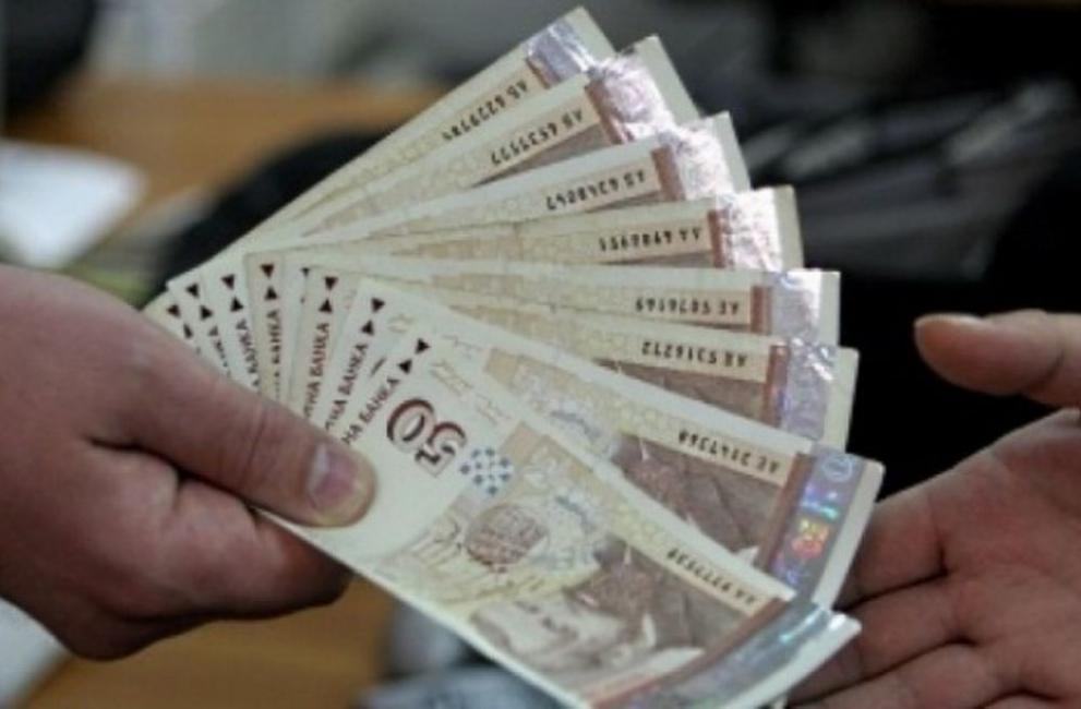 На фона на главоломно растящи печалби банките в България продължават