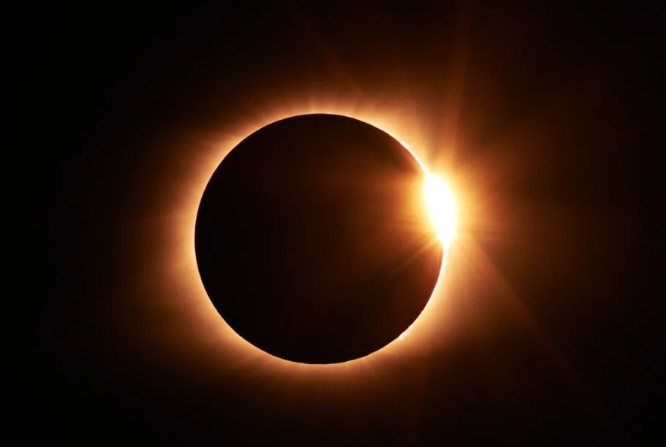 Светът е в очакване на небесен спектакъл Тази вечер след