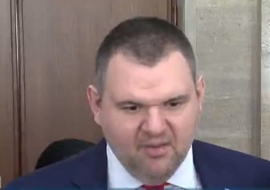 От ПП има много хора в служебния кабинет За останалите