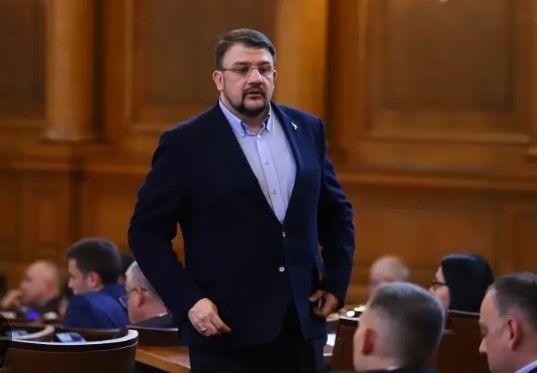 В 15 фирми с разнородна дейност от нефт и газ