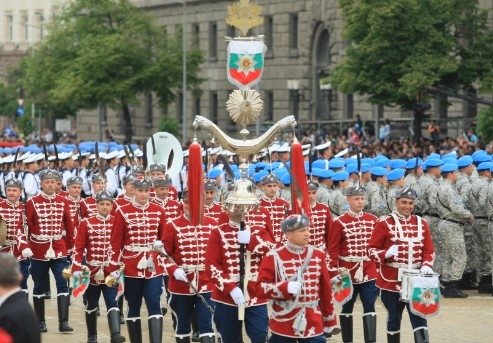 Тази година няма да има военен парад с техника и личен състав