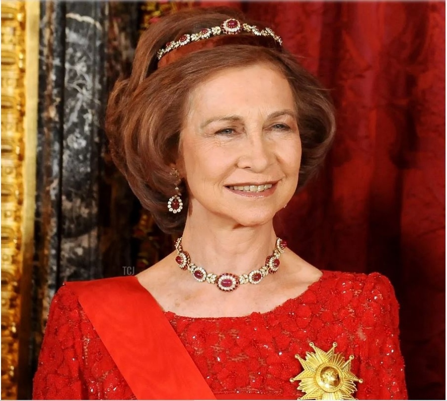 Испанската кралица София е откарана по спешност в болница