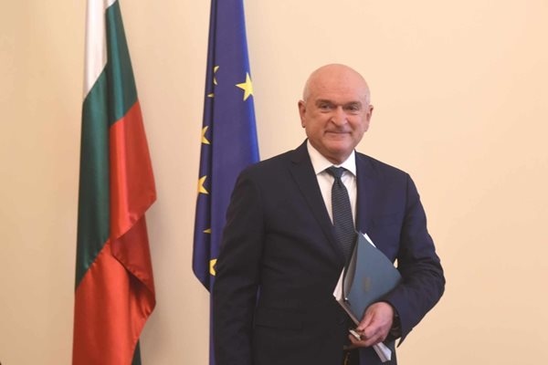 Със заповед на министър-председателя Димитър Главчев са назначени трима заместник-министри.