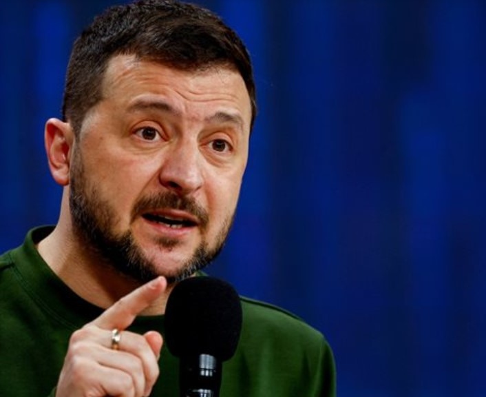 Украинският президент Володимир Зеленски осъди иранската атака срещу Израел призовавайки