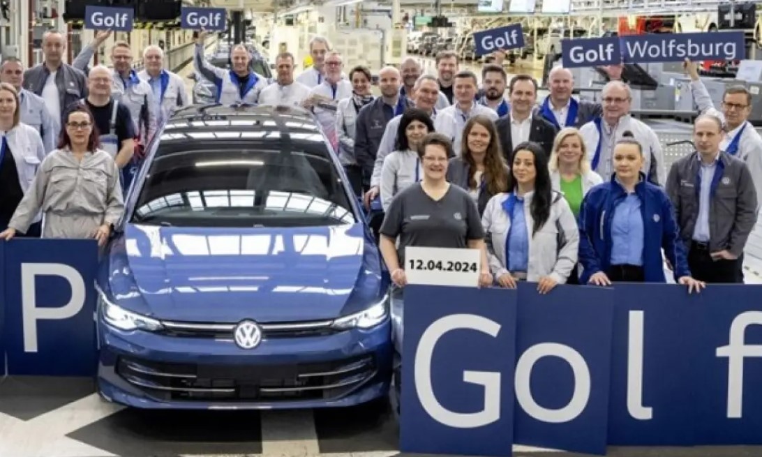 Снимка: Започна производството на обновения Volkswagen Golf