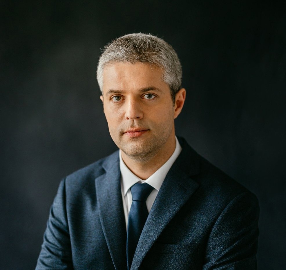 Пет месеца след последните местни избори кметът на Варна Благомир