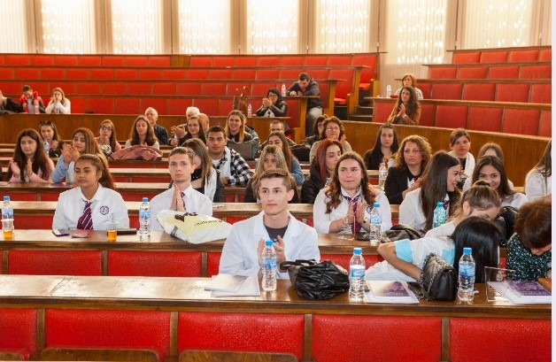 Финалът на третото издание на най голямото ученическо състезание у нас